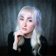 Holly Jackson Profile Picture
