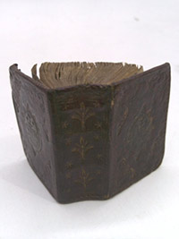 image of miniature bible from 16th century