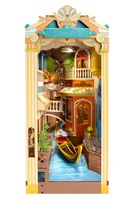 Romantic Venice Book Nook            Book Cover